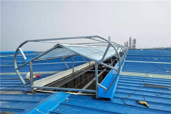 

屋脊天然透风器

