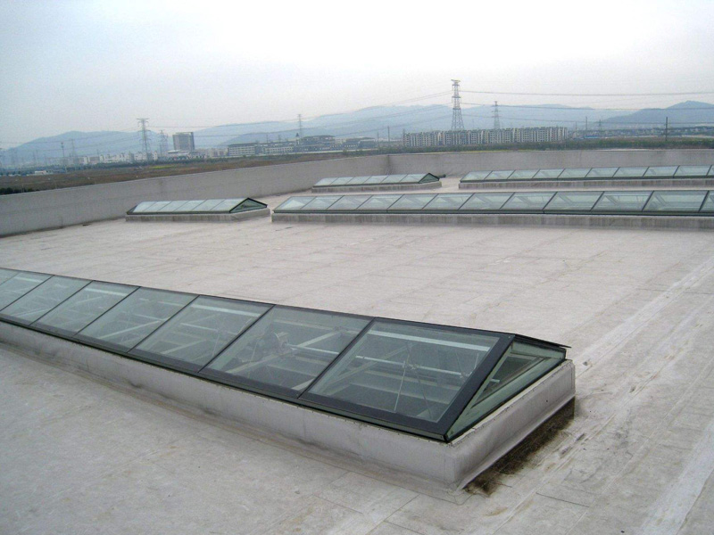 三角型电动采光排烟天窗